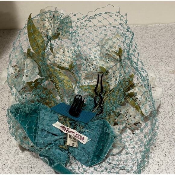 Evelyn Varon Exclusive vintage blue mesh velvet & white floral fascinator hat OS - Picture 6 of 7